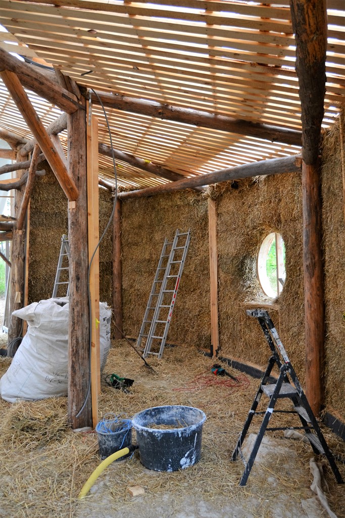 20160701strawbalehobbithousesweden35 ASBN