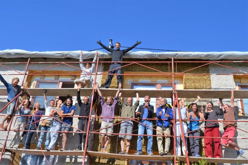 Strohballen-Wrapping in Pregarten